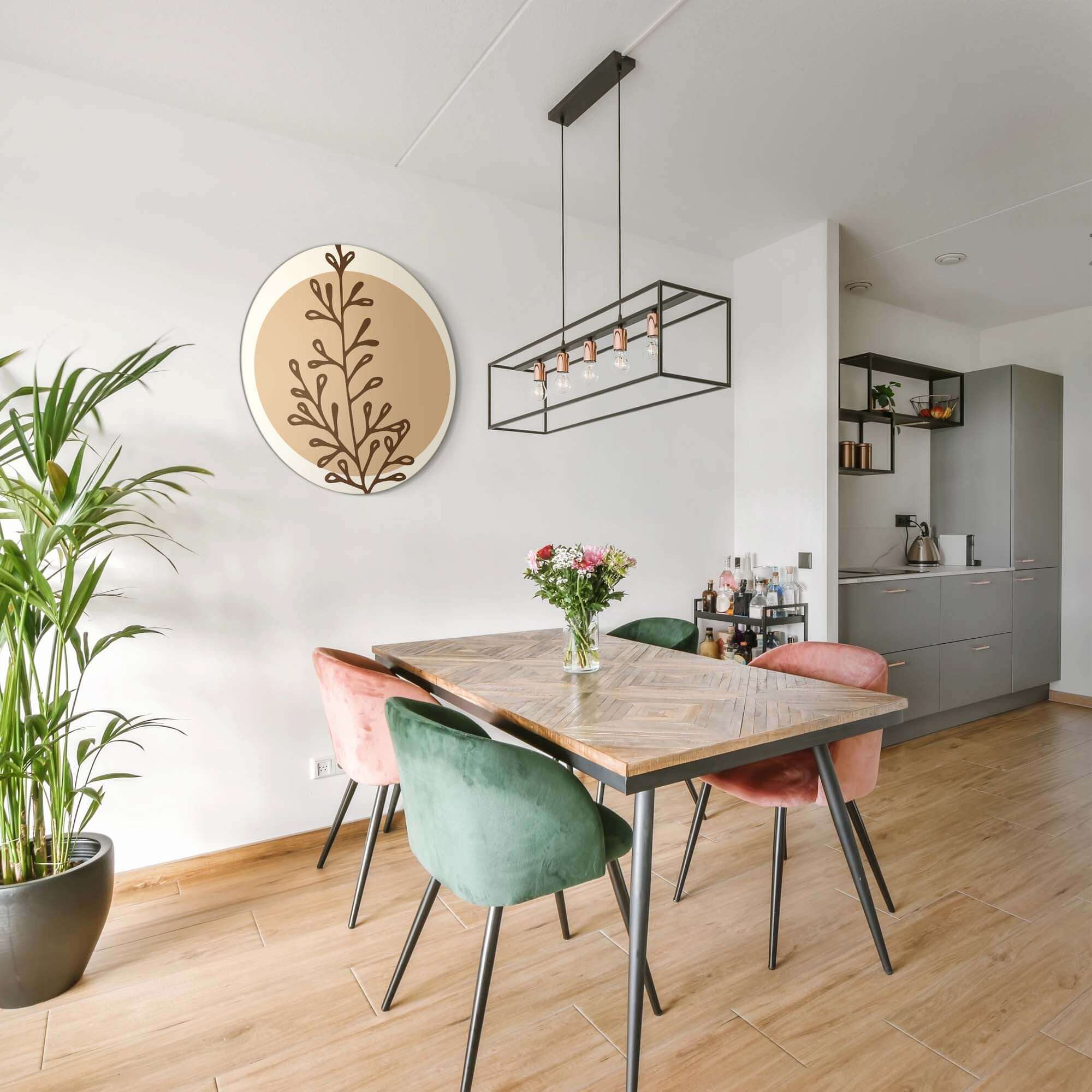 Erdige Zweigform - Wandbild in moderner Küche, organische Zweigform in warmen Erdtönen, ideal für ruhiges Dekor, Wandbilder.