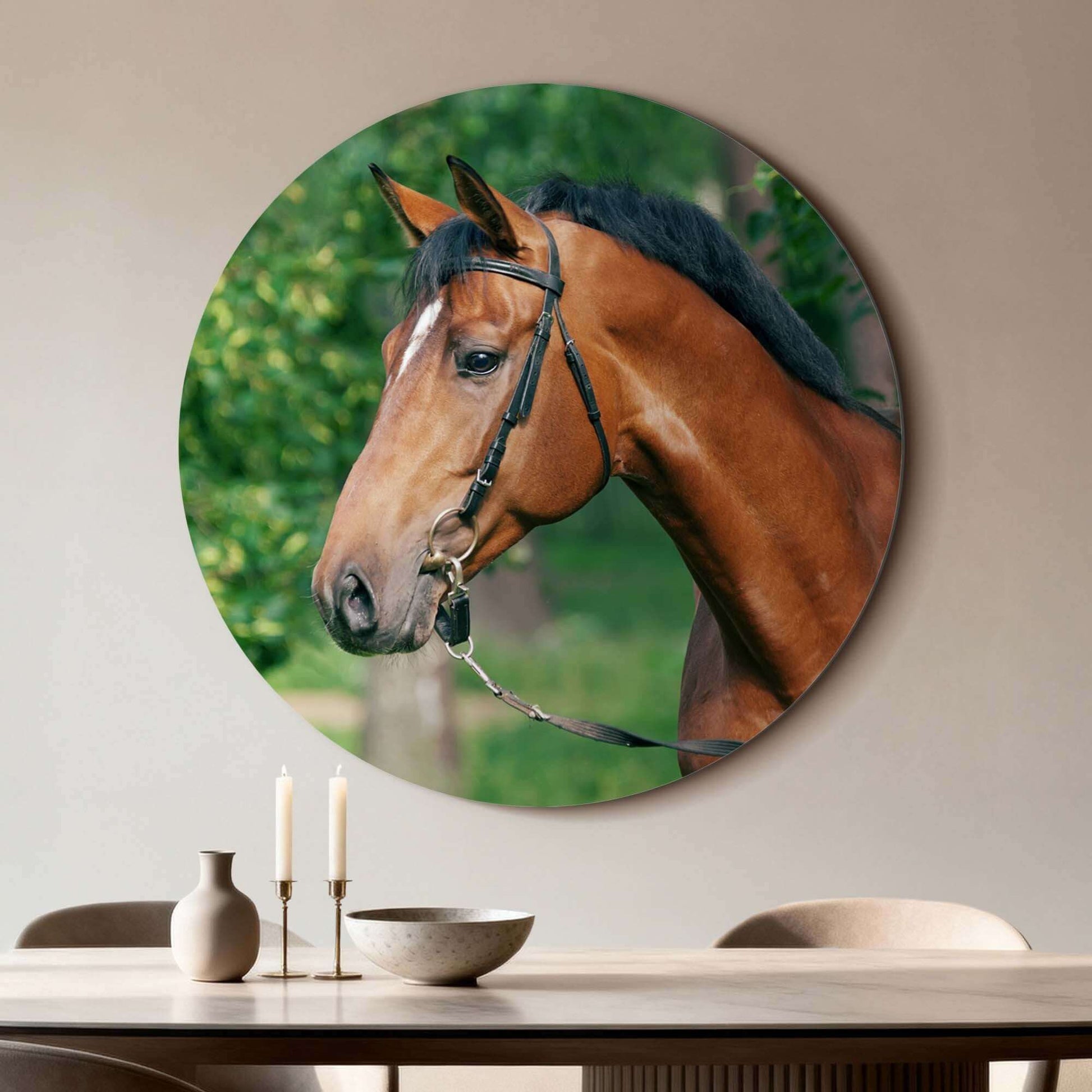 Gentle Strength - Wandbild mit einem edlen Pferd in natürlichem Licht, perfekt für die Innendekoration.