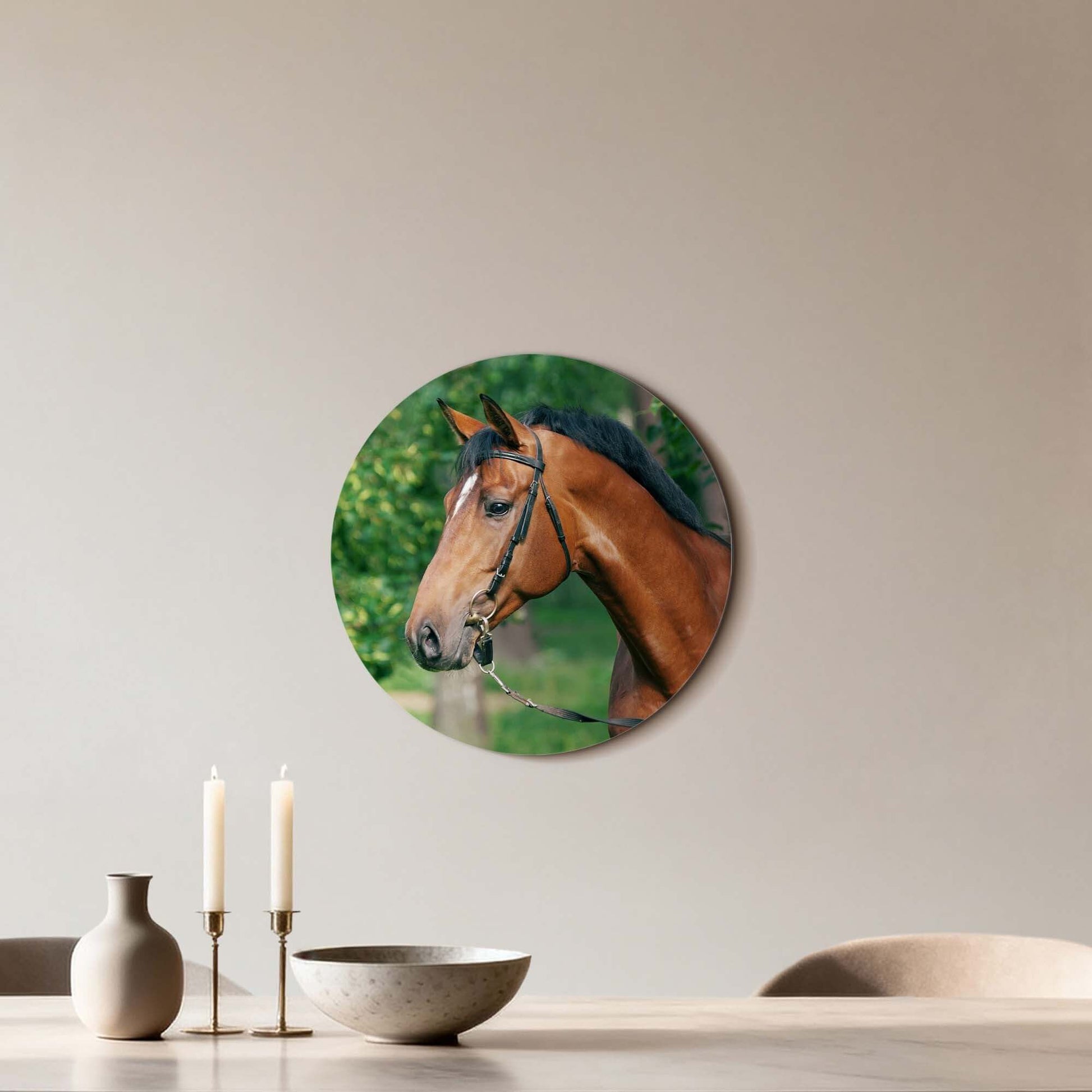 Gentle Strength - Wandbild mit einem edlen Pferd in natürlichem Licht, perfekt für die Innendekoration.