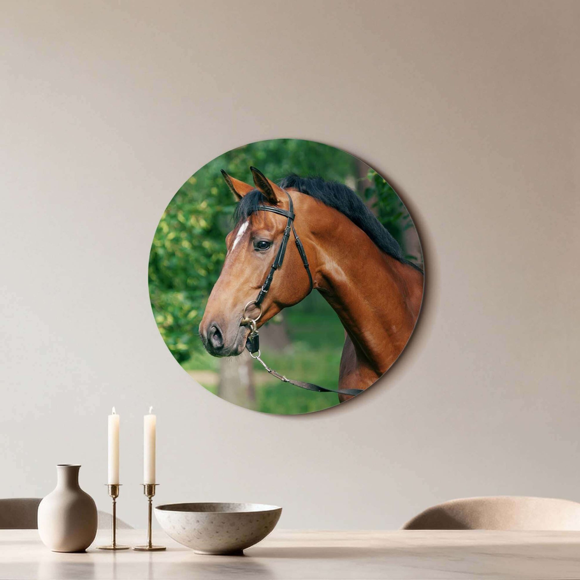 Gentle Strength - Wandbild mit edlem Pferd im natürlichen Licht, perfekte Wanddekoration für Küche und Wohnzimmer.