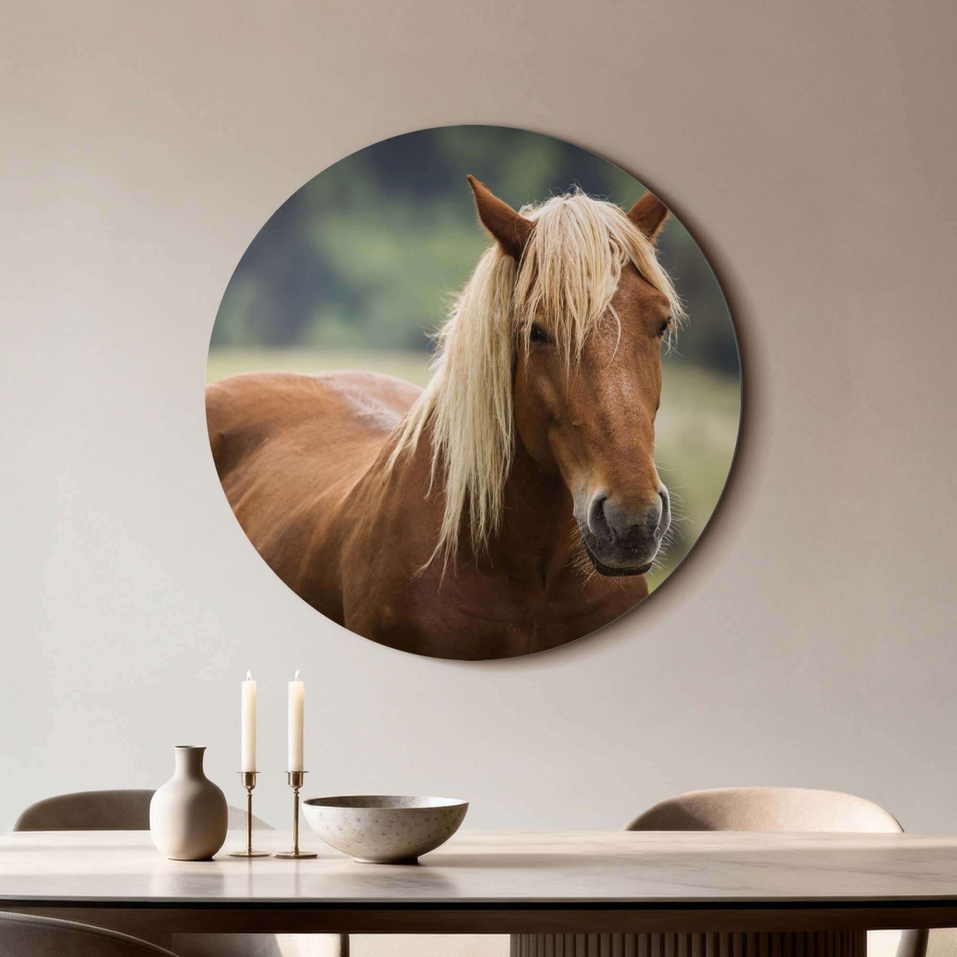 Golden Whisper - Wandbild mit einem goldenen Pferd im warmen Abendlicht.