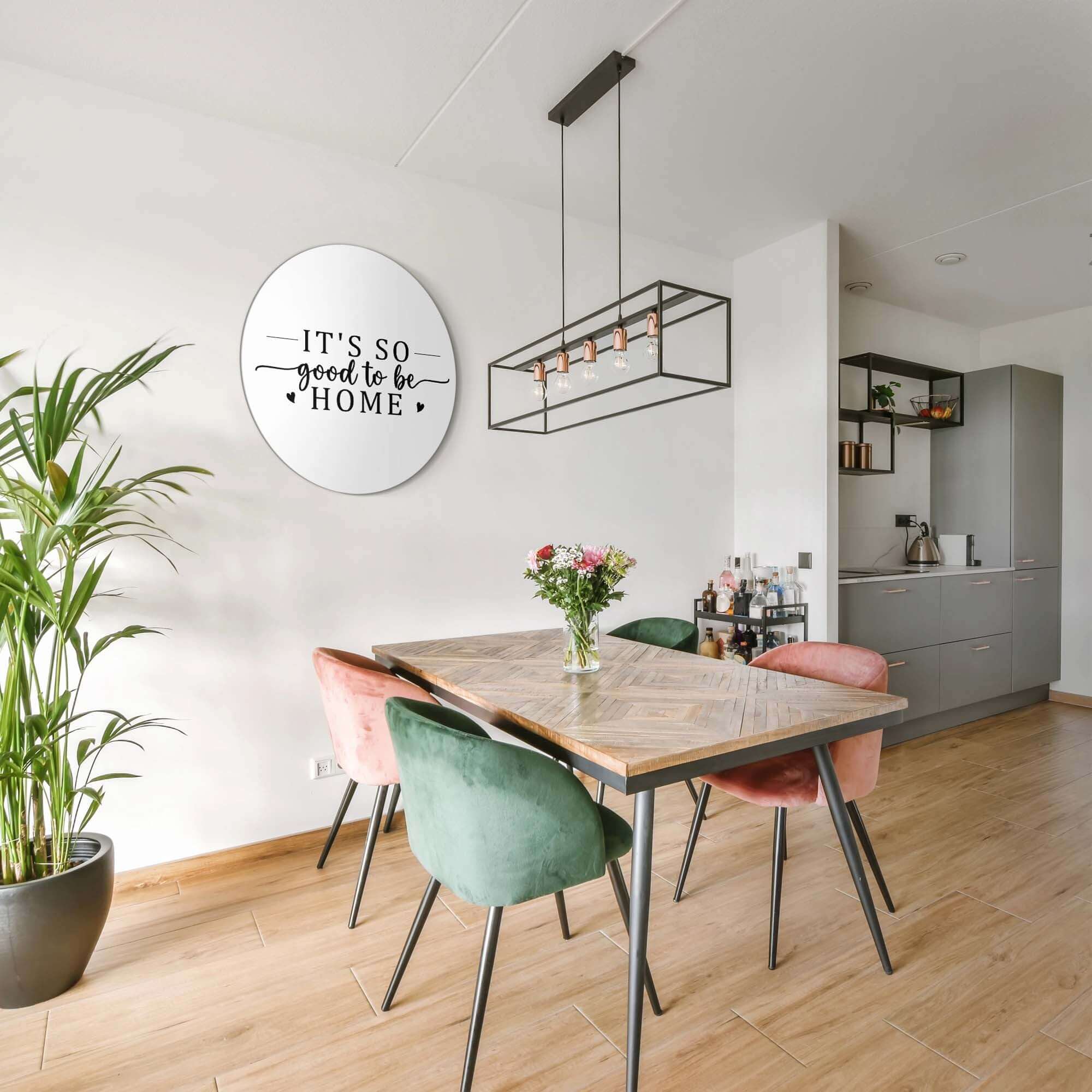 Good To Be Home - Wandbild im modernen Esszimmer, stilvolle Wandbilder für die Küche oder den Flur, Wandbild mit warmer heimeliger Atmosphäre.