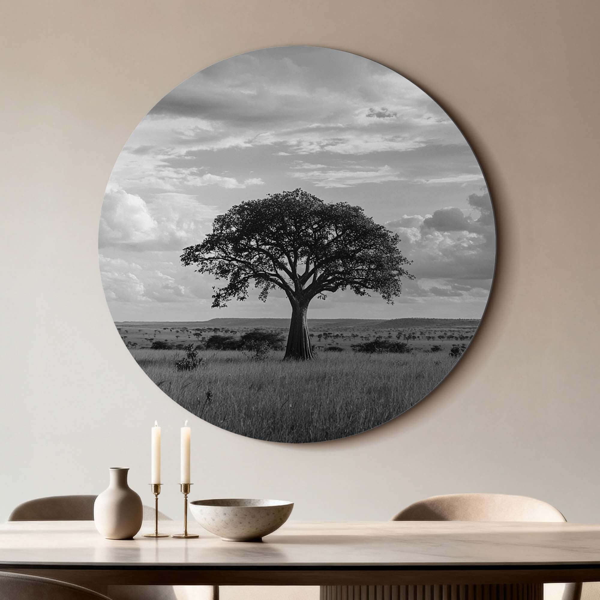Serene Lone Horizon - Wandbild mit einsamem Baum. Eleganter schwarzer und weißer Wandbild, ideal für Küche, Esszimmer oder Wohnzimmer.