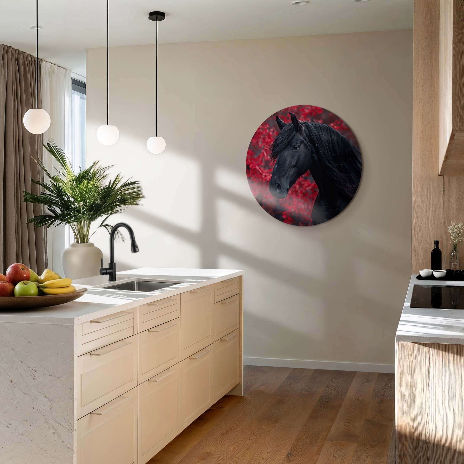 Midnight Ember - Wandbild mit schwarzem Pferd und roten Herbstblättern in einer modernen Küche.
