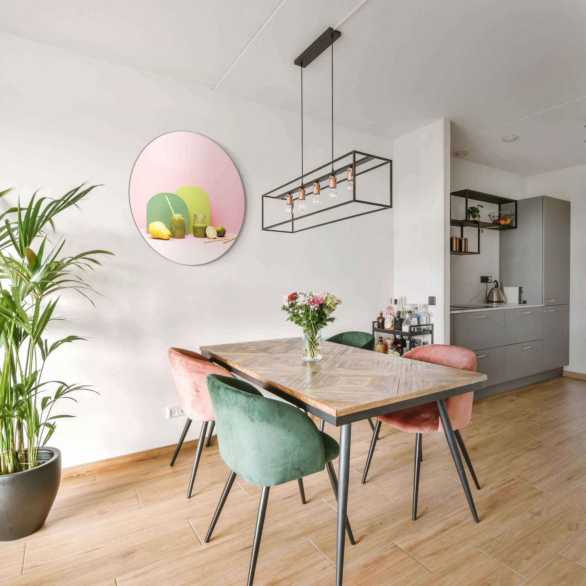 Pear Lime Blend - Wandbild in moderner Küche mit bunten Pastellfarben, perfekte Dekoration für Küche oder Essbereich, Wandbild-Stil.