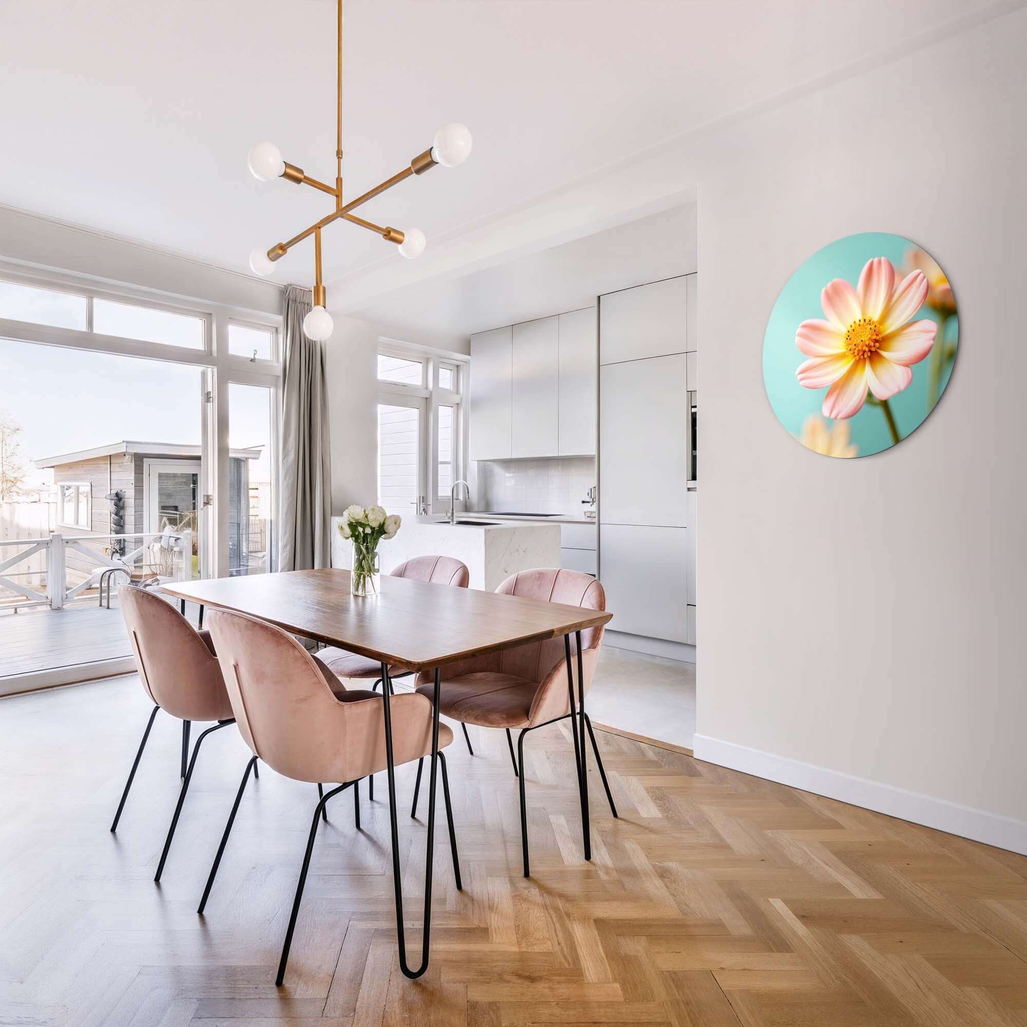 Soft Sunrise - Wandbild auf türkisfarbenem Hintergrund, perfekt für die Dekoration eines modernen Esstisches.