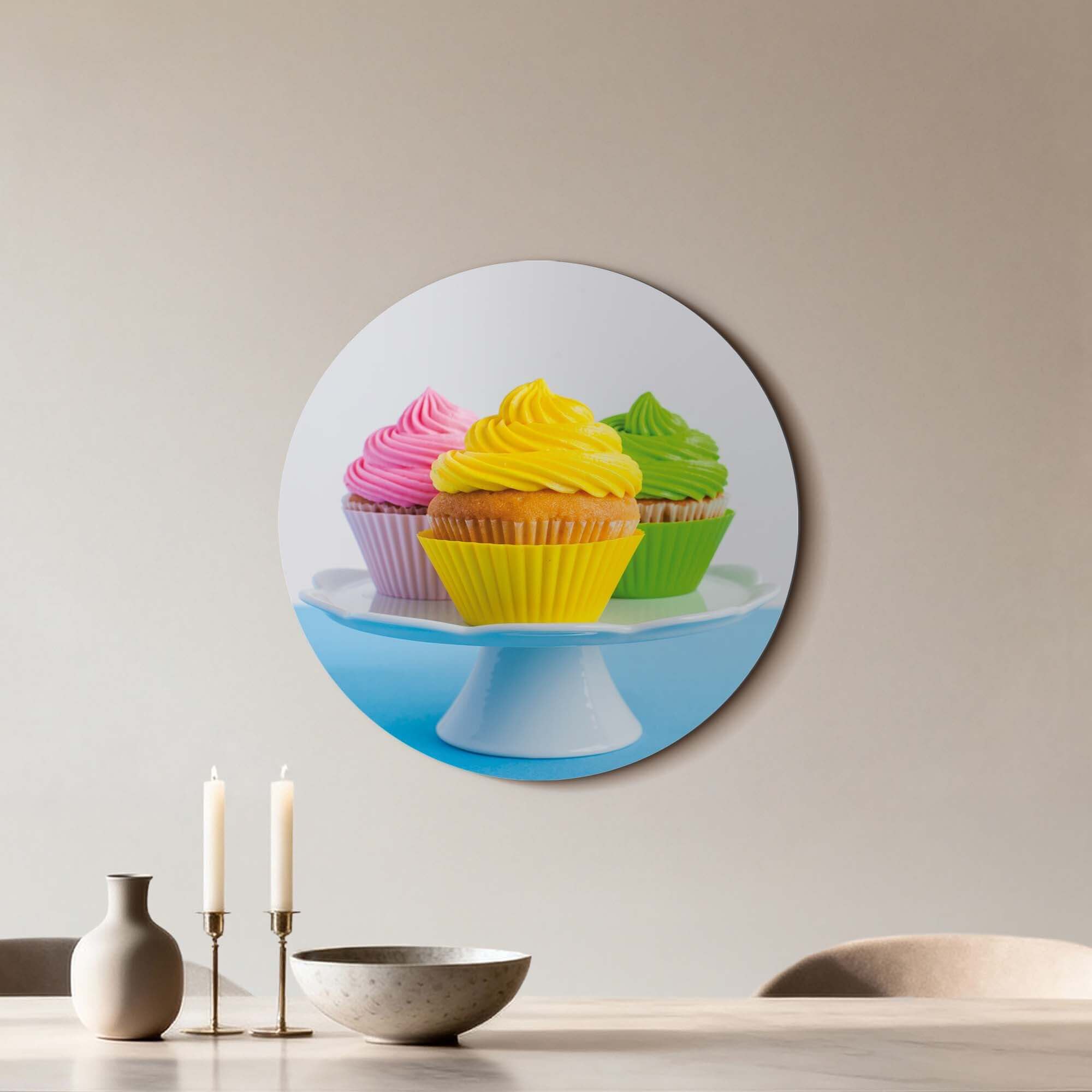 Sweet Swirl Trio - Wandbild mit bunten Cupcakes, Wandbilddekoration für die Küche auf einem modernen Ständer, Wandbilder
