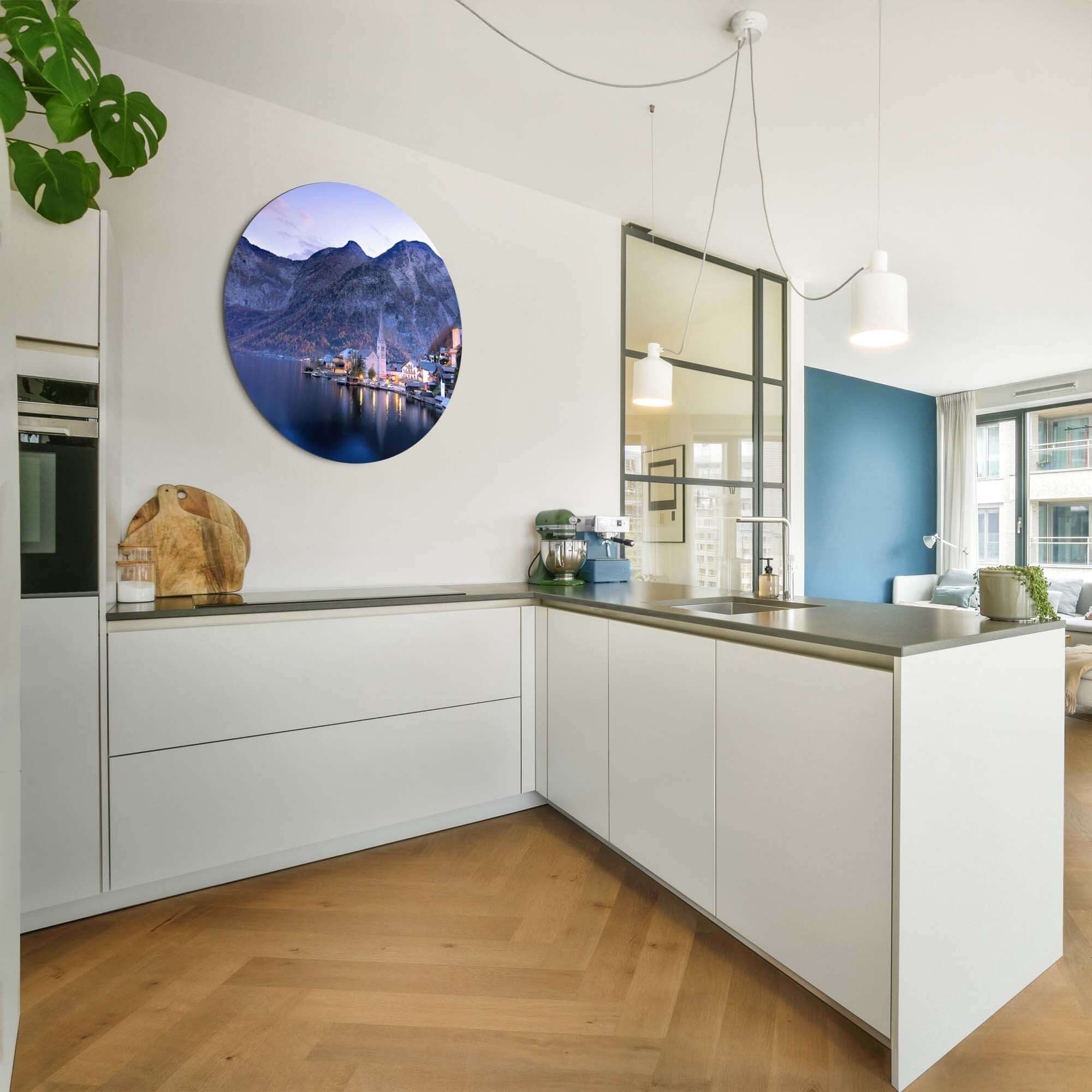 Twilight Reflections - Wandbild an der Wand in der modernen Küche, bringt Ruhe und Raffinesse ins Haus.