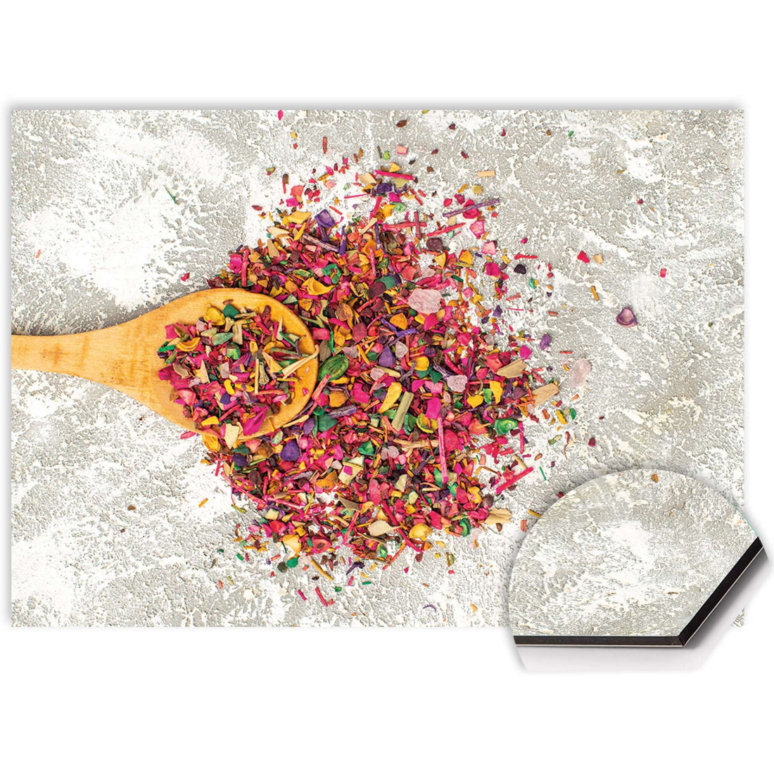 Splash Screen Küche mit bunter Gewürzmischung auf Holzlöffel, Design Spice Delight